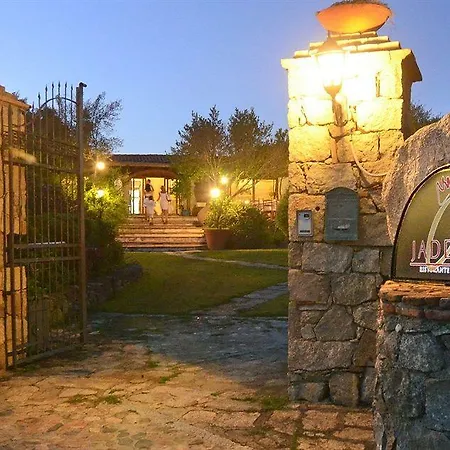 Hotel Jaddhu Country